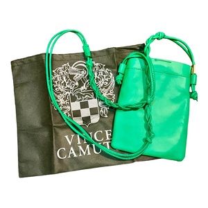 NWOT Vince Camuto Small Crossbody Phone and Card Holder Purse.